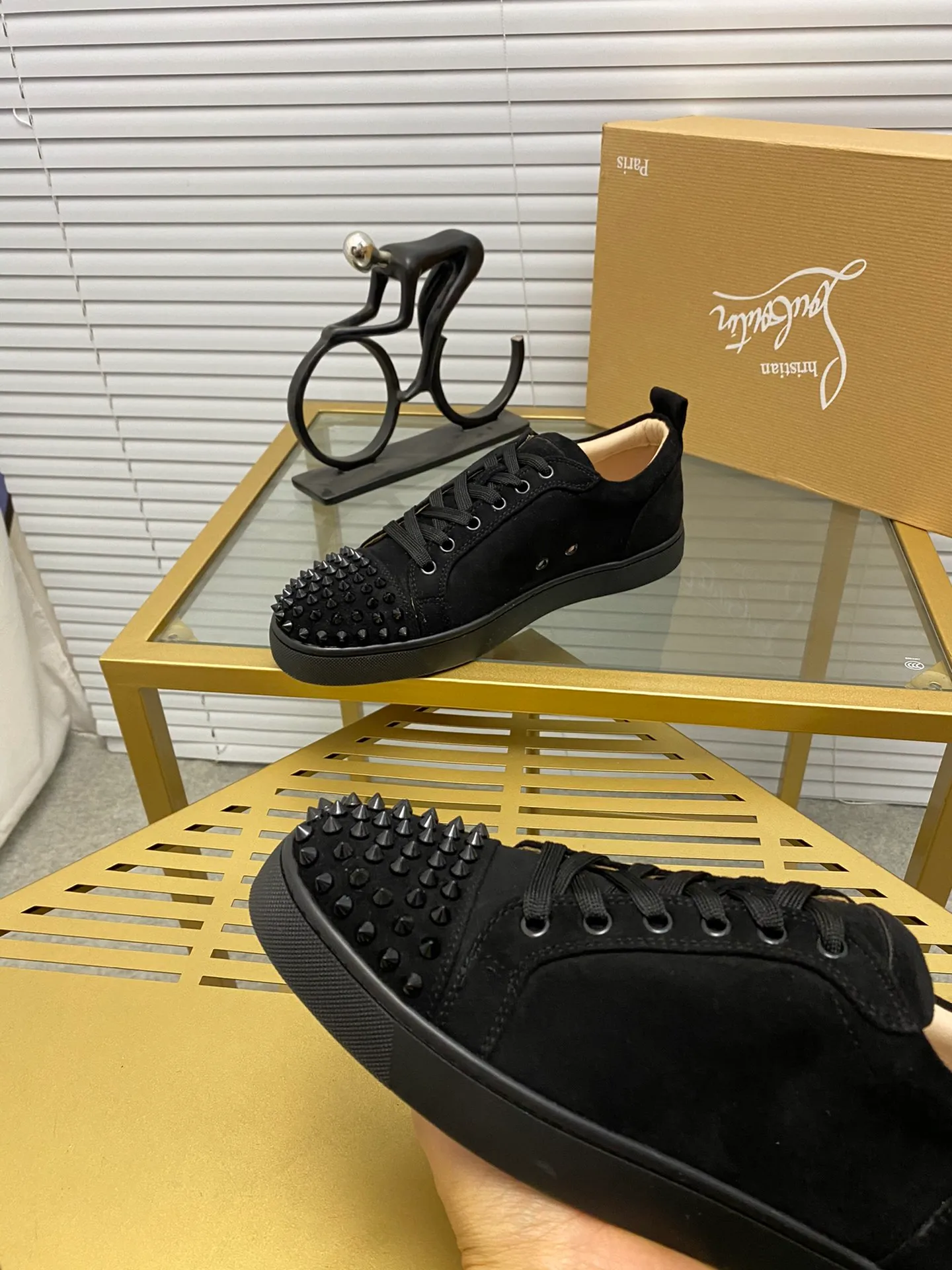 Ex-factory price 420. christian louboutin (CL red sole shoes) counter nail series, high-top casual sneakers for couples 📢 📢 📢 Exclusive hot style release 🎈🎈💪 Movable latex feet 👻 Finished outsole stitching line [satisfied] 😝Female 35-40# Male 38#-46, global supply😝 [Top version]: Original imported cowhide upper, top original leather lining, original molded TPU outsole, original 1:1 detail processing, original shoe last, large quantities in stock, rest assured as shown above